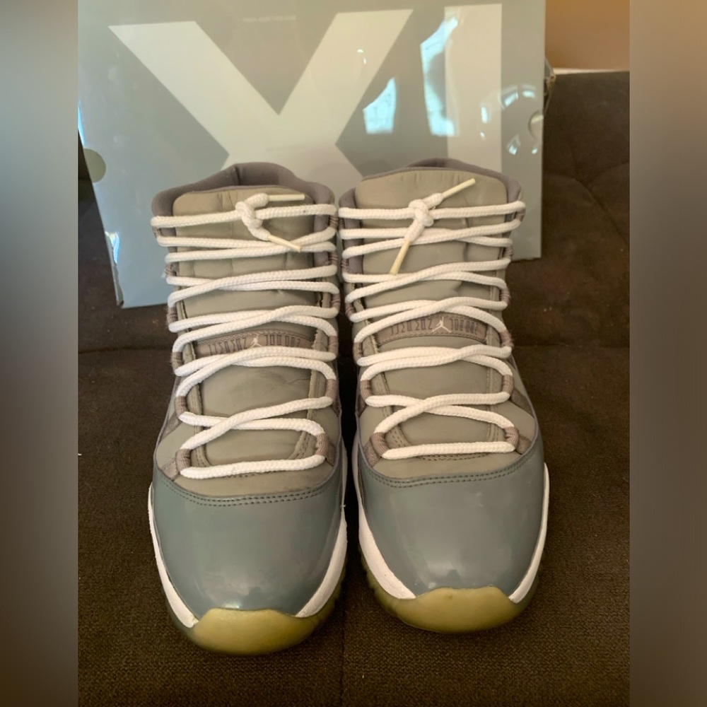 Jordan 11 Retro
Cool Grey (2010)